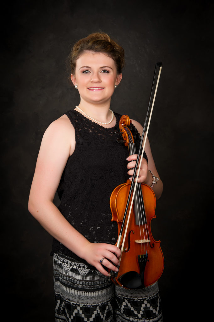 senior portrait with violin girl